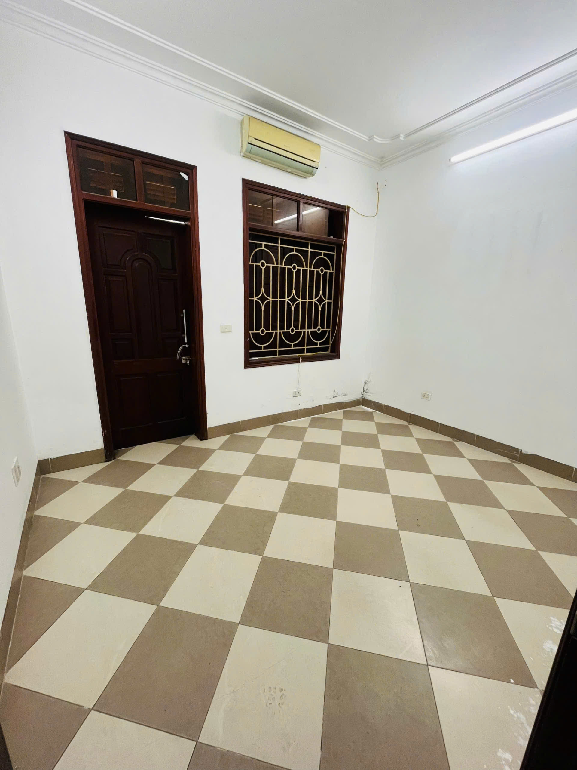 Cho thuê nhà ngõ 40 Nguyễn Hữu Thọ, 4 tầng x 50m2, 5 ngủ, 15 Triệu Kho, VP c.ty... - Ảnh 3